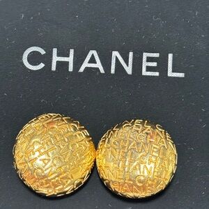 CHANEL Gold-Tone Round Embossed Logo Clip Earrings